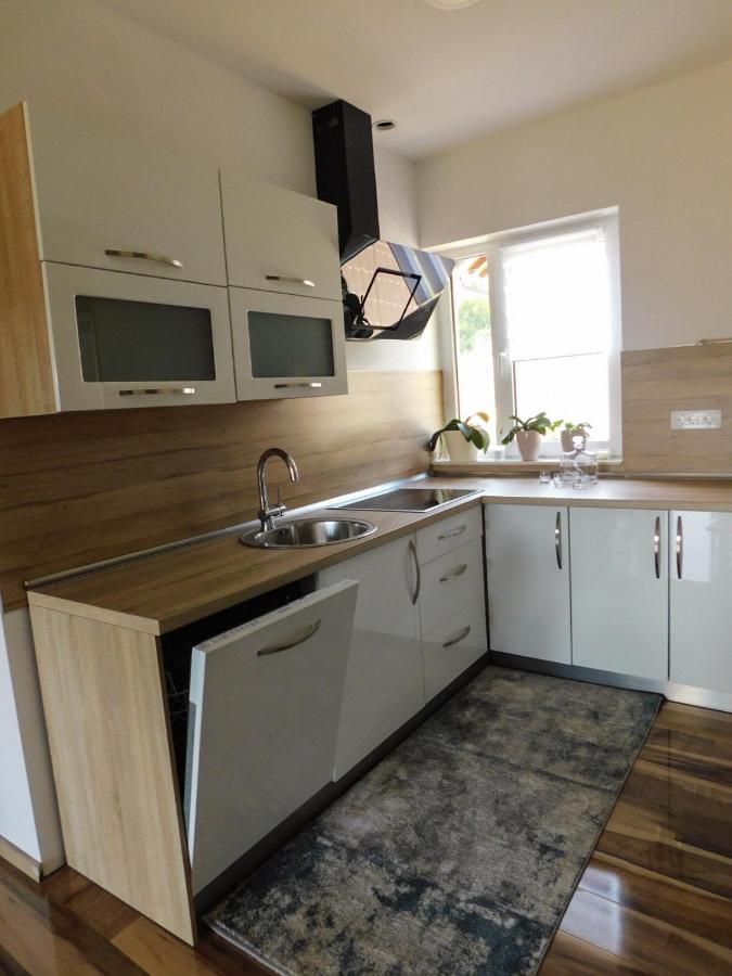 Apartman Lara Оточац Экстерьер фото