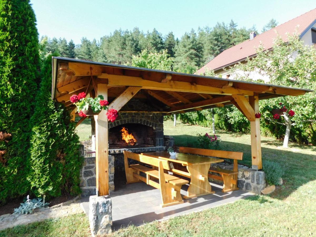 Apartman Lara Оточац Экстерьер фото