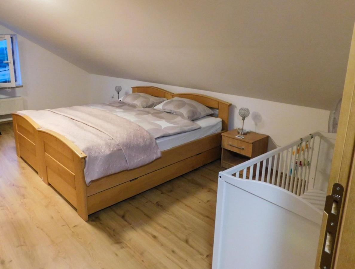 Apartman Lara Оточац Экстерьер фото