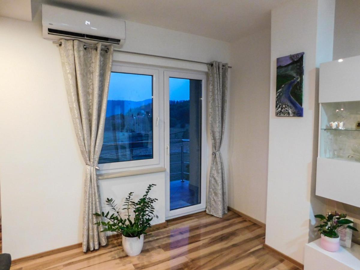Apartman Lara Оточац Экстерьер фото