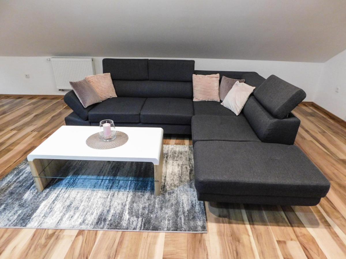 Apartman Lara Оточац Экстерьер фото