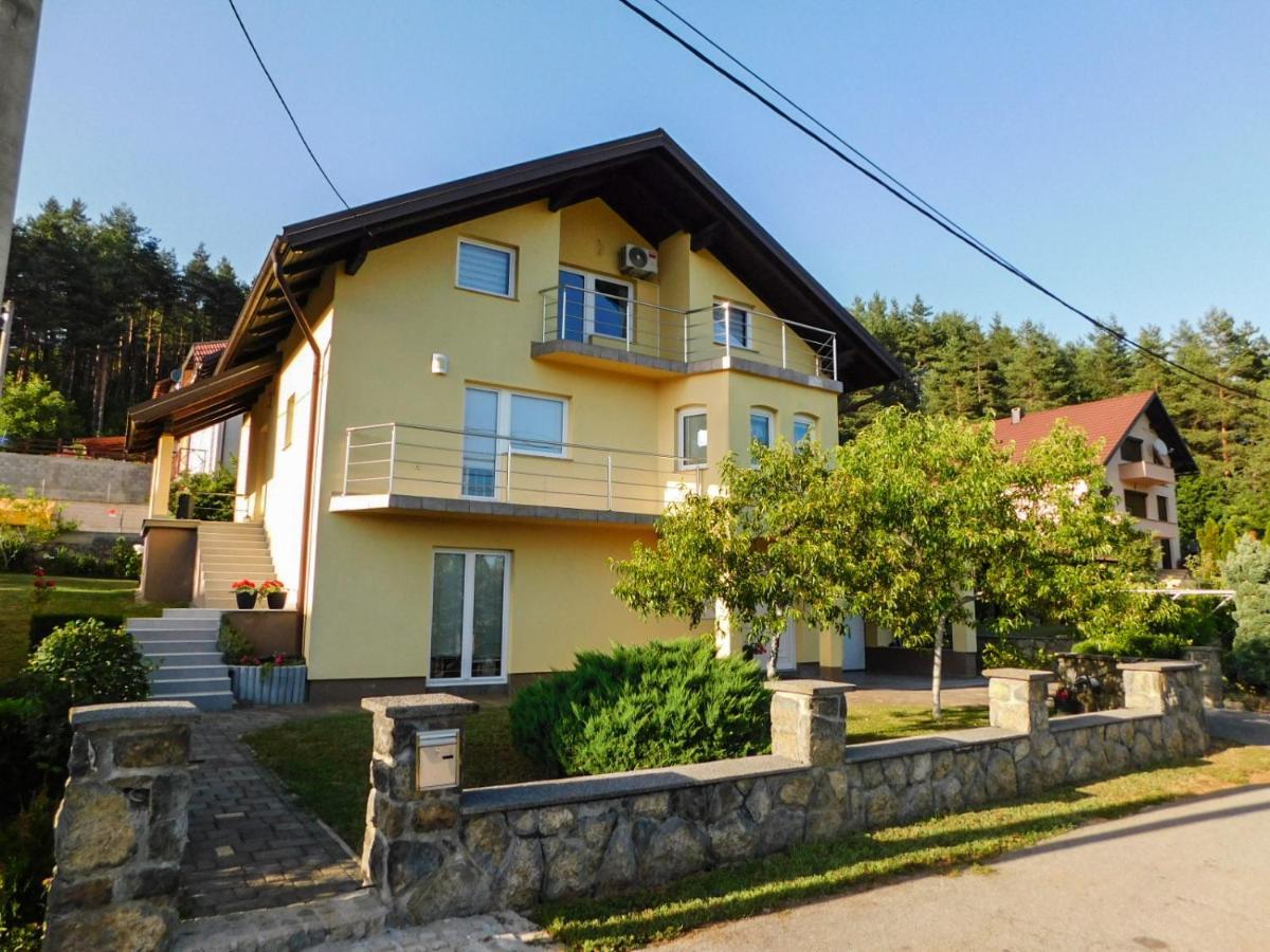 Apartman Lara Оточац Экстерьер фото